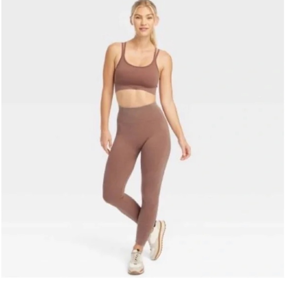 JoyLab Women's High-Rise
Ribbed Seamless 7/8 Leggings color Caramel